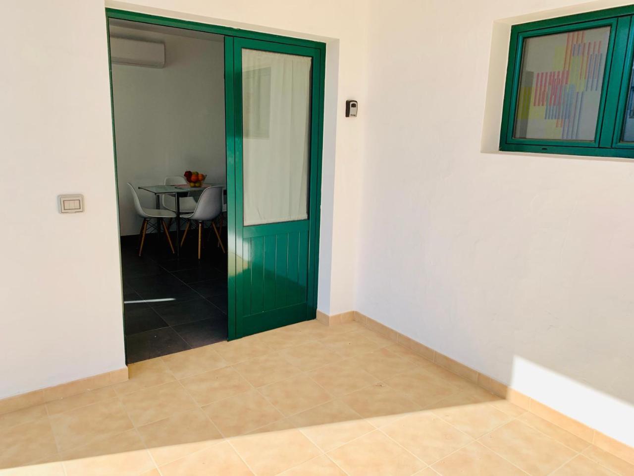 Apartamentos Zalabar ティアス エクステリア 写真