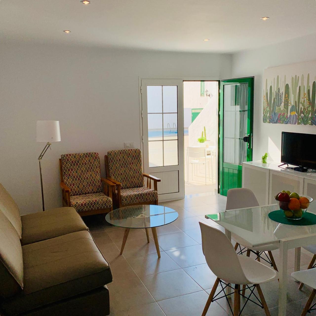 Apartamentos Zalabar ティアス エクステリア 写真